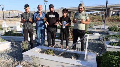 HATAY'DA 1 YILDIR KANSER OLAN NECAH ABU HIDIR'IN CENAZESİ YIKANIRKEN