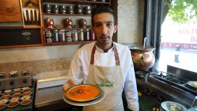 GAZİANTEP'İN VAZGEÇİLMEZ LEZZETLERİNDEN BEYRAN, KIŞ AYLARININ YAKLAŞMASIYLA İLGİ GÖRMEYE BAŞLADI.