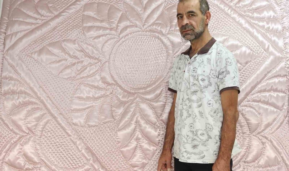 GAZİANTEP'TE YORGANCILIK YAPAN KADİR CELLAT, 8 YAŞINDA ÇIRAK OLARAK BAŞLADIĞI