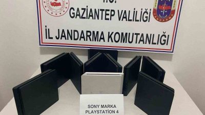 GAZİANTEP'TE JANDARMA EKİPLERİNİN BİR YOLCU OTOBÜSÜNDE YAPTIĞI ARAMALARDA 150 BİN