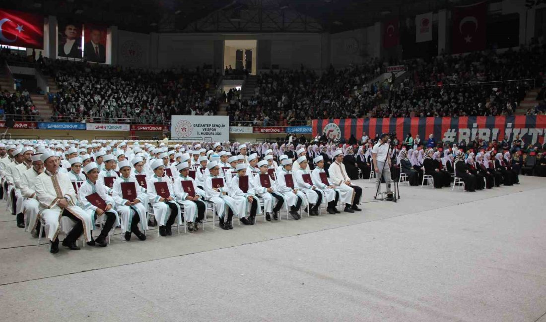 GAZİANTEP'TE KUR'AN KURSLARINDA HAFIZLIK EĞİTİMİNİ BAŞARIYLA TAMAMLAYAN 227 KIZ VE