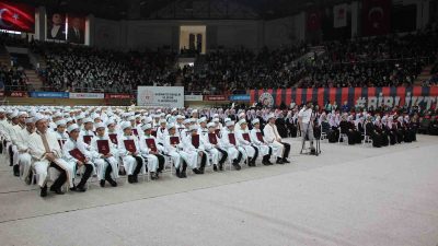 GAZİANTEP'TE KUR'AN KURSLARINDA HAFIZLIK EĞİTİMİNİ BAŞARIYLA TAMAMLAYAN 227 KIZ VE