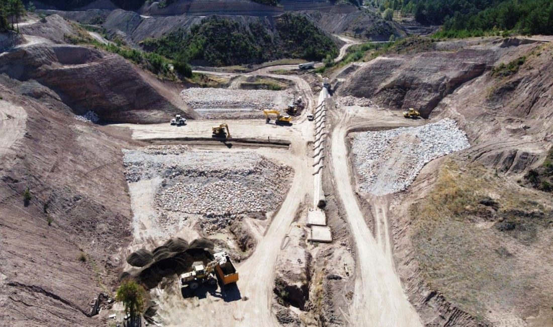 GEDİZ KAYACIK BARAJI’NDA ÇALIŞMALAR ARALIKSIZ DEVAM EDİYOR