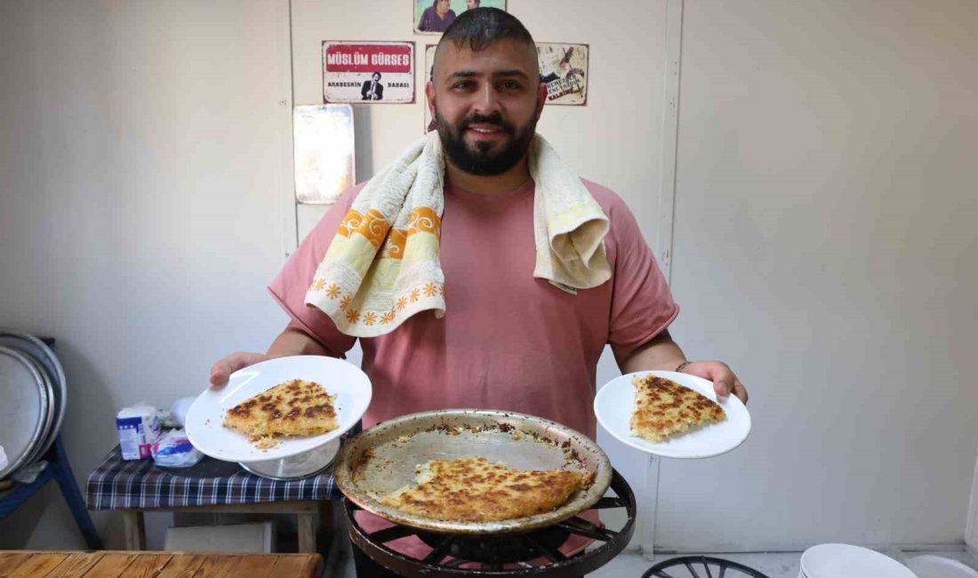 HATAY’IN ANTAKYA İLÇESİNDE KÜNEFE İŞİNİ YAPAN NURİ İMREN, ARKADAŞLARININ MEYDAN
