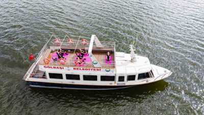 ETKİNLİKTE KADINLAR, ATATÜRK SAHİL PARKI VE TEKNEDE PİLATES YAPTI