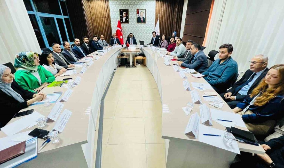 HAKKARİ’DE BAĞIMLILIKLA MÜCADELE İL KOORDİNASYON KURULU TOPLANTISI VALİ YARDIMCISI ABDULKADİR
