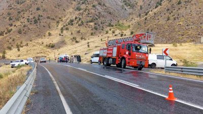 HAKKARİ’DE YOLDA ÇIKAN KAMYONETİN DEVRİLMESİ SONUCU 1 KİŞİ YARALANDI.