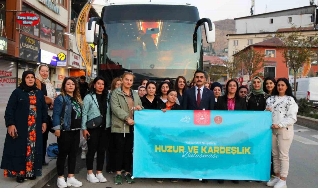 HAKKARİ'DEKİ GENÇLER NEVŞEHİR GEZİSİNE UĞURLANDI
