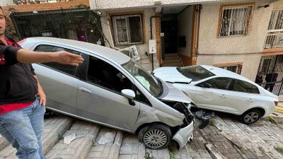 KONAK İLÇESİNDE ALKOLLÜ SÜRÜCÜNÜN KULLANDIĞI OTOMOBİLİN RAMPA AŞAĞI MERDİVENLİ BİR
