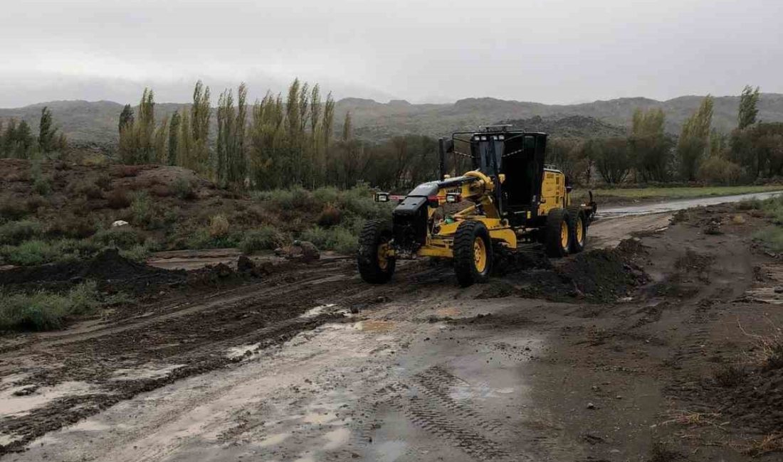 IĞDIR'DA SELİN KAPATTIĞI YOLLAR AÇILDI