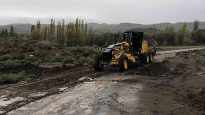 IĞDIR'DA SELİN KAPATTIĞI YOLLAR AÇILDI