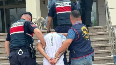 MUĞLA’NIN BODRUM İLÇESİNDE ÇEŞİTLİ SUÇLARDAN ARANAN 2 ŞAHIS, JANDARMA TARAFINDAN