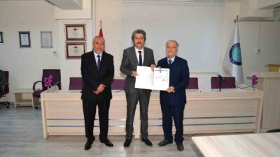 BURSA ULUDAĞ ÜNİVERSİTESİ (BUÜ) İLAHİYAT FAKÜLTESİ YÖNETİMİNDE GÖREV DEĞİŞİMİ YAŞANDI.