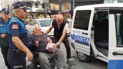 SAMSUN’UN İLKADIM İLÇESİNE ZABITA EKİPLERİ, AKÜLÜ SANDALYESİNİN ŞARJI BİTEN BİR