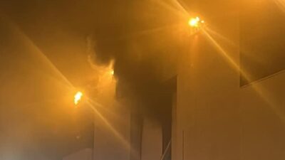 İNGİLTERE’DE NÜKLEER DENİZALTI TERSANESİNDE ÇIKAN YANGINDA DUMANDAN ETKİLENEN 2 KİŞİ