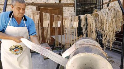 ALANYA’NIN BİN YILLIK KÜLTÜREL MİRASI “İPEK,” ALANYA BELEDİYESİ’NİN DOKUMA TEZGAHLARINDA