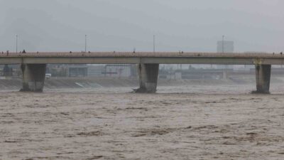 İSPANYA’NIN GÜNEYİNDE VE DOĞUSUNDA ETKİLİ OLAN SELDE 51 KİŞİ HAYATINI