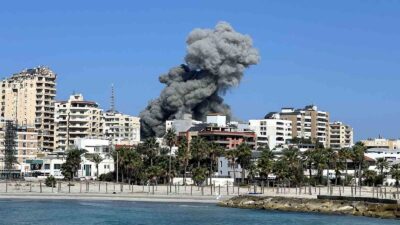 İSRAİL, LÜBNAN’DA TAHLİYE EMRİ VERDİĞİ TARİHİ LİMAN KENTİ TYRE’Yİ VURDU.