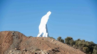 İZMİR’İ SELAMLAYAN ATATÜRK SİLUETİ GÜÇLENDİRİLDİ