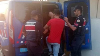 AYDIN'IN EFELER İLÇESİNDE JANDARMA EKİPLERİ TARAFINDAN YAPILAN YOL KONTROLÜNDE 2