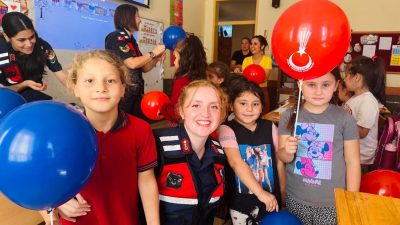 JANDARMA KIZ ÇOCUKLARINI UNUTMADI