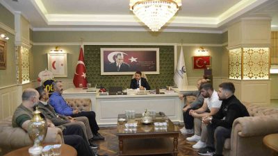 KAHRAMANKAZAN BELEDİYESİ, YENİ EĞİTİM-ÖĞRETİM YILI BAŞINDA İLKOKULA BAŞLAYAN ÖĞRENCİLERE KIRTASİYE