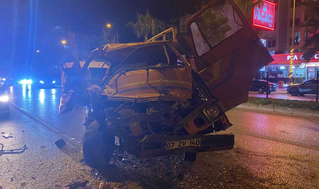 ANTALYA’NIN SERİK İLÇESİNDE PARK HALİNDEKİ KAMYONA KAMYONET ÇARPTI, KAMYONET SÜRÜCÜSÜ