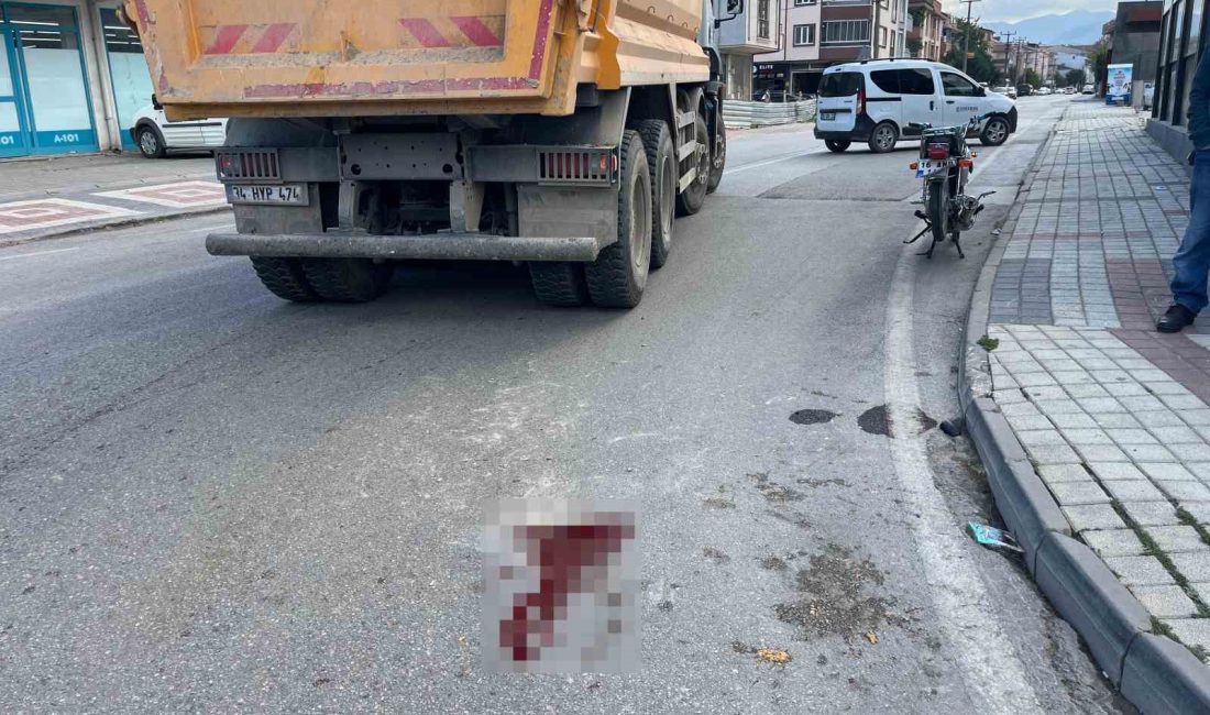 BURSA'NIN İNEGÖL İLÇESİNDE MEYDANA GELEN KAZADA KAMYONLA ÇARPIŞAN MOTOSİKLETİN SÜRÜCÜSÜ