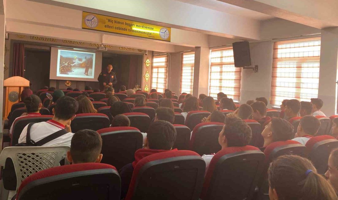 KARAPINAR İBRAHİM GÜNDÜZ ANADOLU LİSESİNDE DÜZENLENEN TATBİKATA OKUL YÖNETİCİLERİ, ÖĞRETMENLER