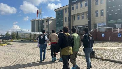 KARS’TA 7 DÜZENSİZ GÖÇMEN YAKALANDI