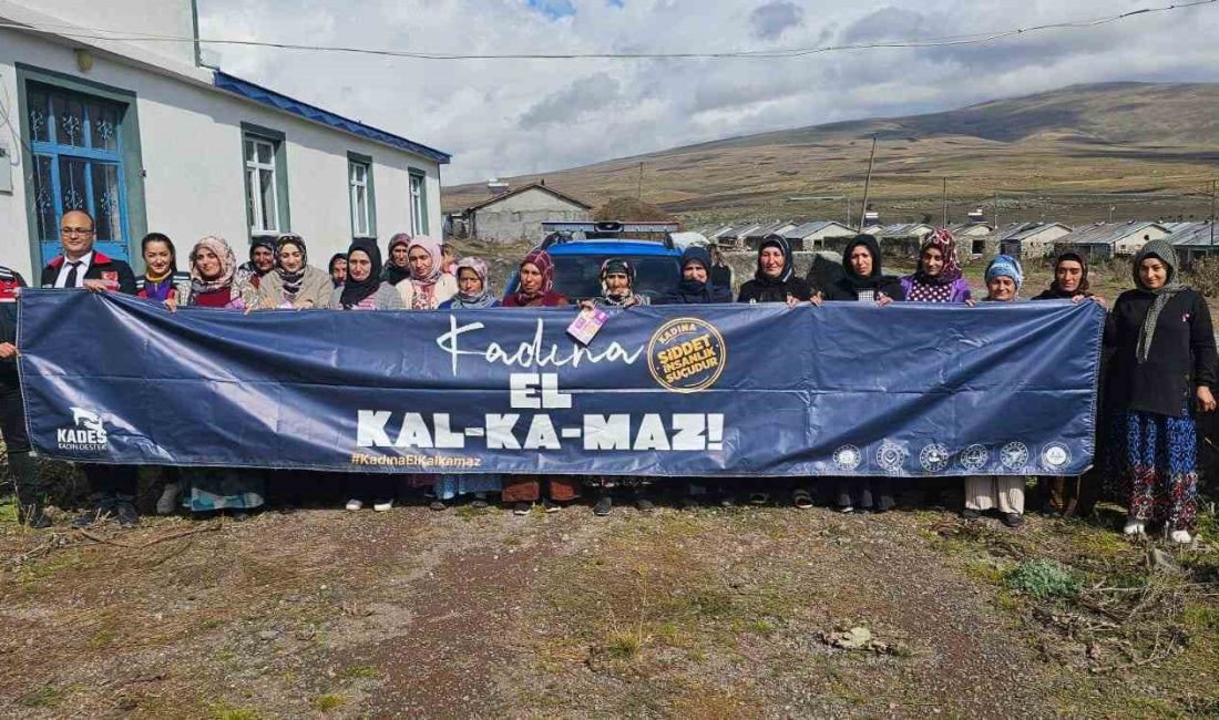 KARS'TA JANDARMA, ERKEN YAŞTI ZORLA EVLİLİKLE İLGİLİ BİLGİLENDİRME YAPIYOR(KARS-İHA)