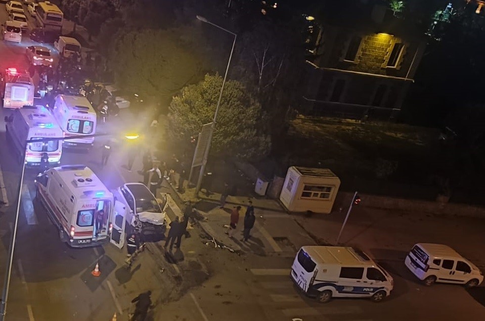 KARS’TA TRAFİK KAZASI: 3 YARALI(KARS-İHA)
