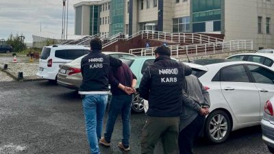 KARS’TA DÜZENLENEN OPERASYONDA 190 PARÇA HALİNDE YAKLAŞIK 500 GRAM EROİN