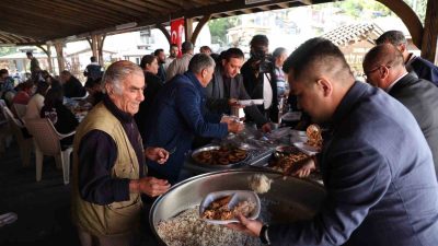 ADANA'NIN SAİMBEYLİ İLÇESİNDE KAYMAKAM OLARAK GÖREV YAPAN EMRE AÇAR'IN OKULUNA