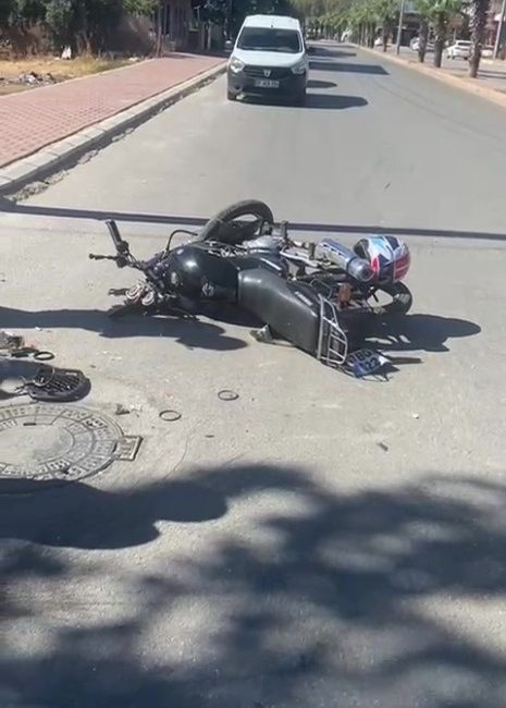 ANTALYA’DA MEYDANA GELEN TRAFİK KAZASINDA MOTOSİKLETİN GİDONU 18 YAŞINDAKİ MOTOSİKLET