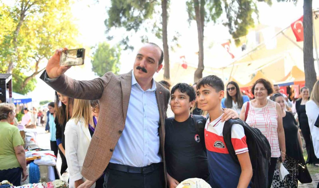 ANTALYA’DA KONYAALTI BELEDİYE BAŞKANI CEM KOTAN, KONYAALTI KENT KONSEYİ KADIN