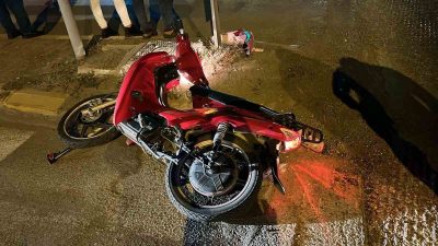 KONYA’NIN KARAPINAR İLÇESİNDE OTOMOBİLLE ÇARPIŞAN ELEKTRİKLİ BİSİKLET SÜRÜCÜSÜ YARALANDI.