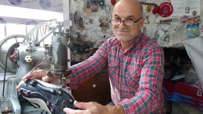 ALİ YILDIZ, YARIM ASIRDAN FAZLA KRAMPON TAMİRİ YAPIYOR