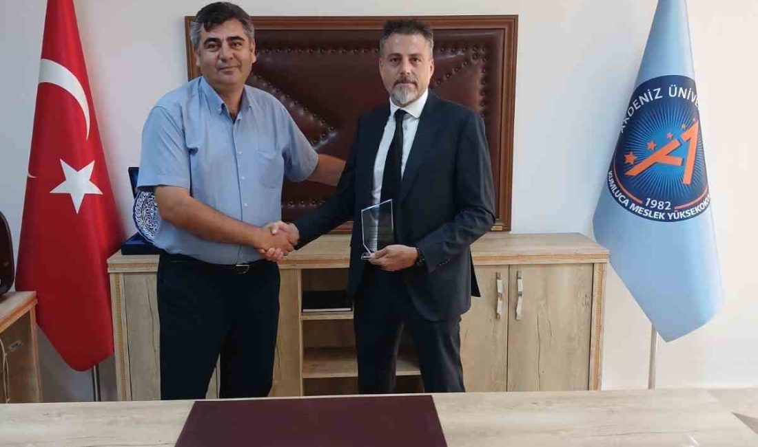 AKDENİZ ÜNİVERSİTESİ KUMLUCA MESLEK YÜKSEKOKULU (MYO) MÜDÜRLÜĞÜ DEVİR TESLİM TÖRENİ,