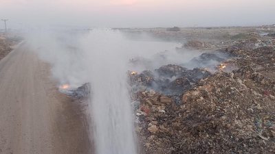 HATAY’DA ÇÖPLÜK ALANDA ÇIKAN YANGINI İTFAİYE EKİPLERİ SÖNDÜRDÜ.