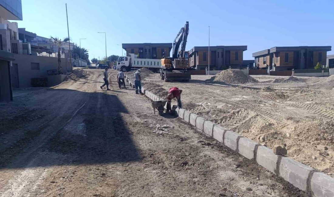 KUŞADASI BELEDİYESİ KENTE YENİ YOLLAR KAZANDIRMAK İÇİN KESİNTİSİZ ÇALIŞIYOR