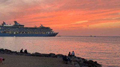 DOĞAL GÜZELLİKLERİ VE TARİHİ DOKUSUYLA EGE BÖLGESİ’NİN ÖNEMLİ TURİZM MERKEZLERİNDEN