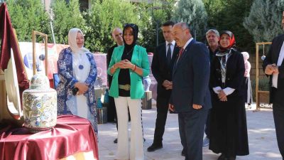 KÜTAHYA'DA "YETİŞKİN EĞİTİMİNDE TEMATİK ÖĞRETİM YAKLAŞIMI" PROJESİ SERGİSİ