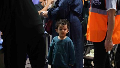 TÜRK DENİZ KUVVETLERİNE AİT TCG BAYRAKTAR GEMİSİ İLE LÜBNAN'DAN TAHLİYE