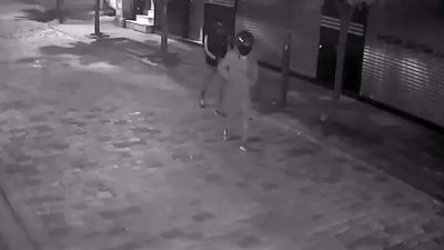 SALDIRGANLAR GÜVENLİK KAMERASINA YANSIMIŞTI