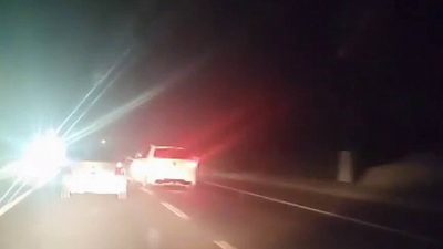 ELAZIĞ’DA MAKAS ATARAK İLERLEYEN SÜRÜCÜ TRAFİĞİ TEHLİKEYE SOKTU