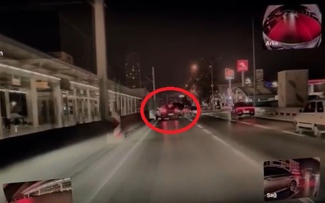 BURSA'DA MAKAS ATAN HAFİF TİCARİ ARAÇ, BAŞKA BİR ARACA ÇARPARAK