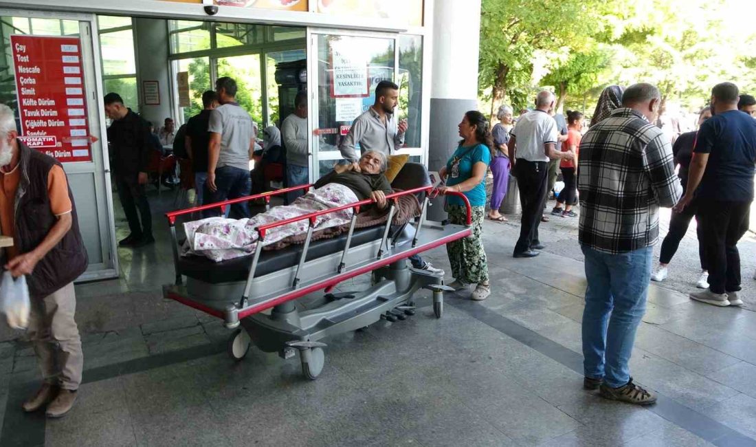 MALATYA'DA, KALE İLÇESİNDE MEYDANA GELEN 5.9 BÜYÜKLÜĞÜNDEKİ DEPREM SONRASI HASTANELERDE