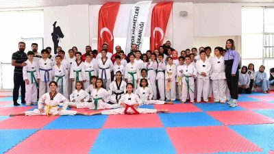 MALATYA'DA GERÇEKLEŞEN TAEKWONDO 3. DÖNEM KUŞAK SINAVINA KATILAN 8-18 YAŞ