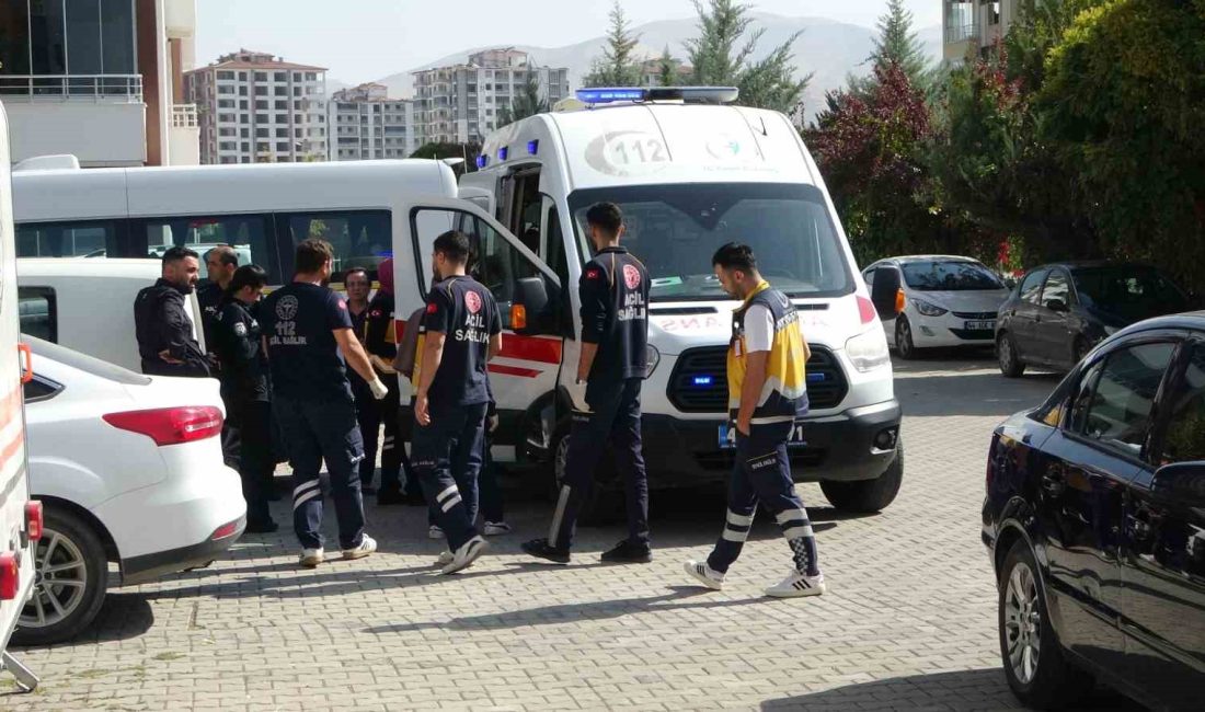 MALATYA'DA, BİR SİTEDEKİ DAİREDE ÇIKAN YANGIN BÜYÜK KORKU VE PANİĞE